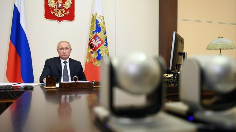 Rússia anuncia "primeira" vacina contra o coronavírus, que reaparece na Nova Zelândia