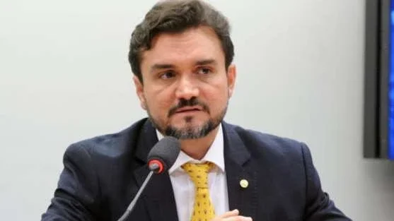 Tucano indicado como líder do governo pode ser expulso