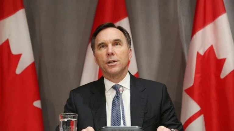 Ministro canadense das Finanças anuncia demissão
