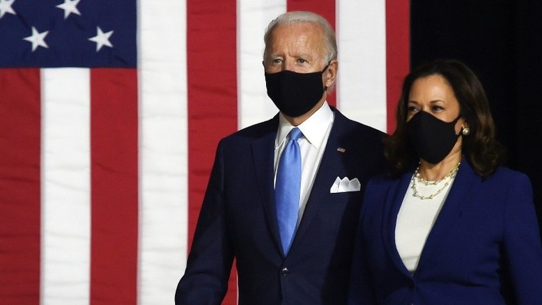 Biden promete 'reconstruir os EUA' em sua primeira aparição ao lado de Kamala