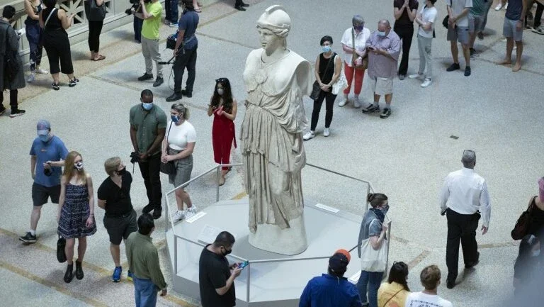 Nova York comemora reabertura do Metropolitan Museum
