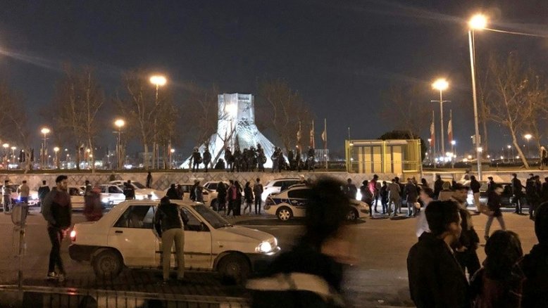 Campanha contra o enforcamento de manifestantes no Irã ganha força