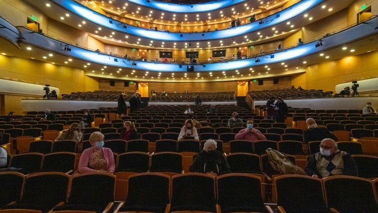 Montevidéu é primeira capital da região a reabrir grandes teatros
