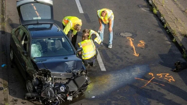 Homem provoca acidentes em rodovia na Alemanha em ato classificado como "islamita"