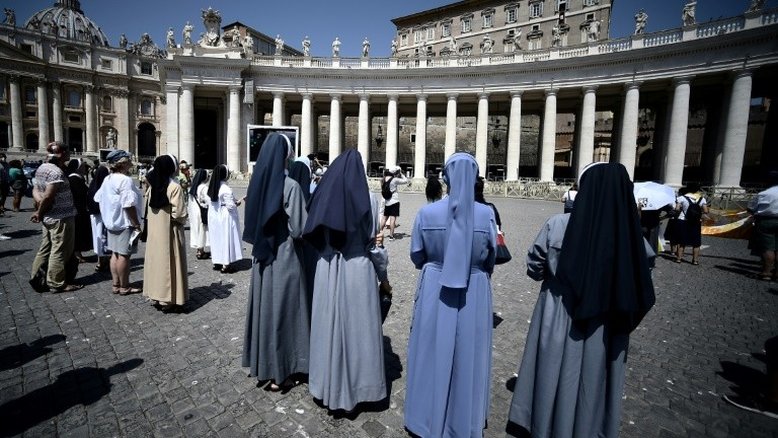 Vaticano nomeia seis mulheres para o Conselho de Economia, uma decisão inédita