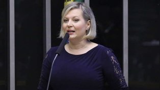 Joice Hasselmann reage após ser processada por Michelle Bolsonaro: ‘Santa do pau oco'