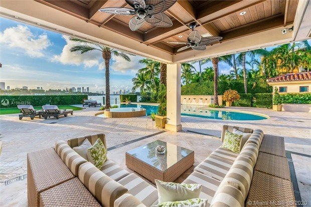 Jennifer Lopez e noivo compram mansão de R$ 214 milhões; veja fotos da casa 25 Jennifer Lopez e noivo compram mansão de R$ 214 milhões; veja fotos da casa