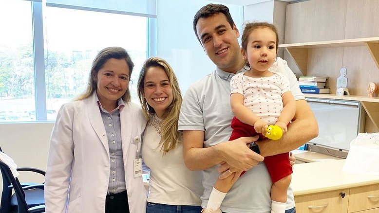Mãe consegue arrecadar R$ 12 milhões para 'remédio mais caro do mundo'