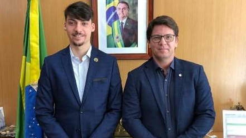 Mario Frias recebe Renan Bolsonaro para reunião sobre eSports