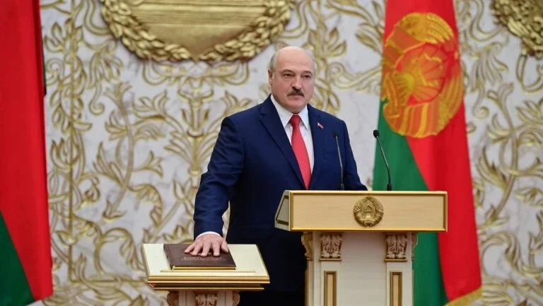 Reino Unido e Canadá sancionam presidente bielorrusso Lukashenko