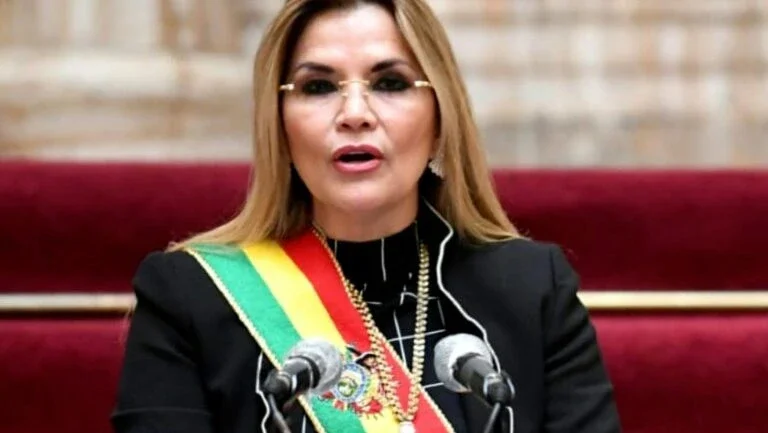 Defensoria do Povo acusa o governo boliviano de crimes contra a humanidade
