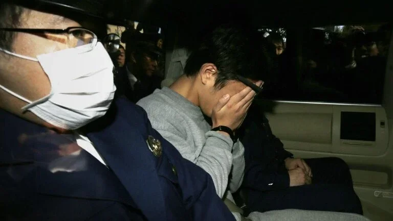"Assassino do Twitter" que esquartejou nove é julgado no Japão