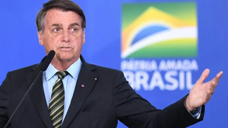 Bolsonaro edita MP sanitária que protege áreas indígenas do coronavírus