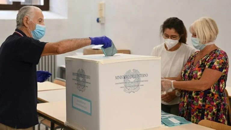 Extrema-direita quer arrebatar redutos da esquerda nas eleições regionais da Itália