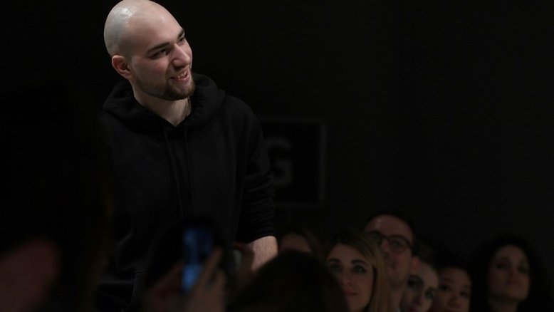 Jovens estilistas abrem Semana de Moda de Paris com apresentações digitais