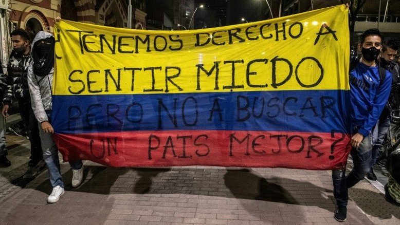 Governo acusa guerrilhas urbanas de ataques à polícia na Colômbia