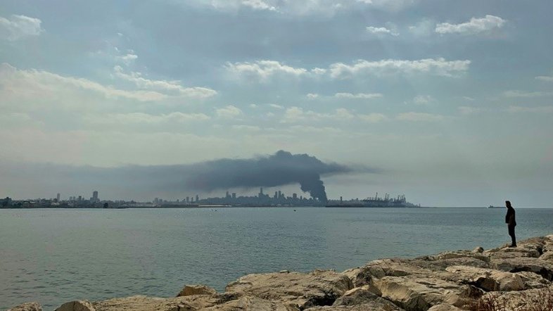 Pequeno incêndio declarado na área da explosão em Beirute