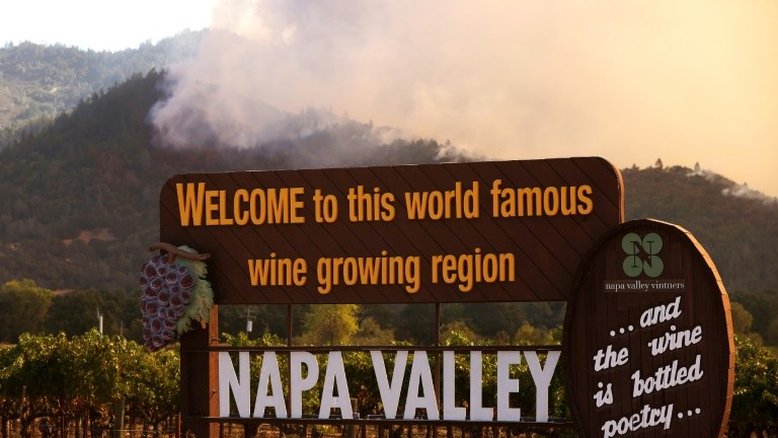 Incêndios devoram vinhedos do vale de Napa nos EUA