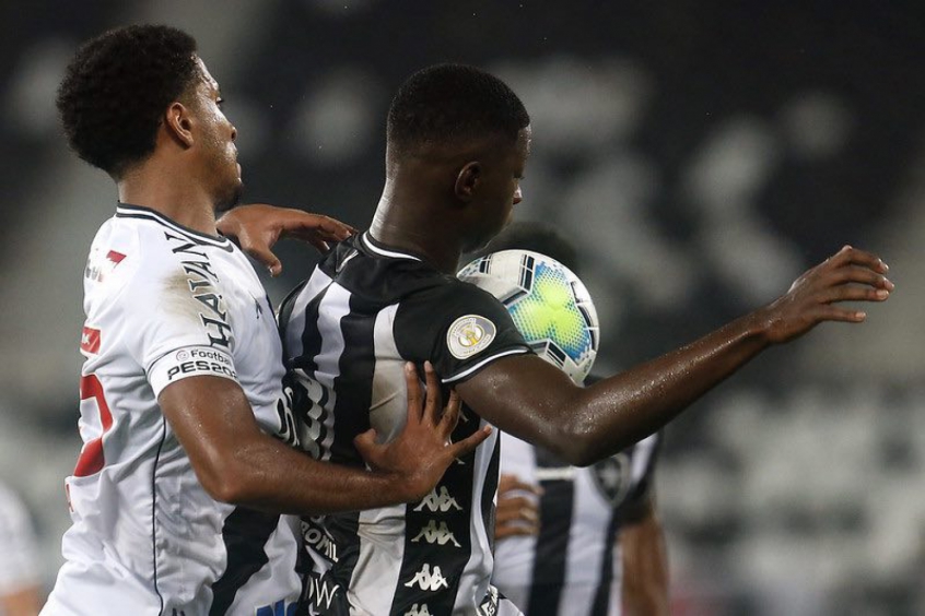 Temor de Ramon se confirma e Vasco sucumbe ao jogo aéreo do Botafogo