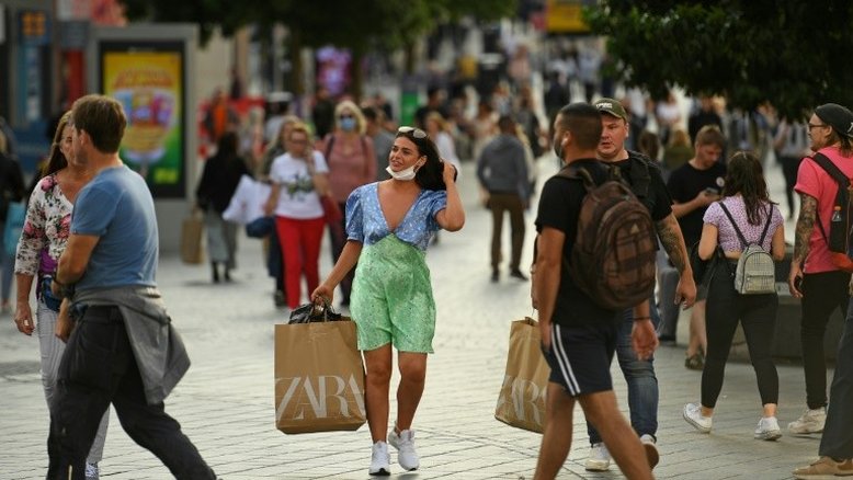 Países europeus impõem novas restrições para conter focos da pandemia
