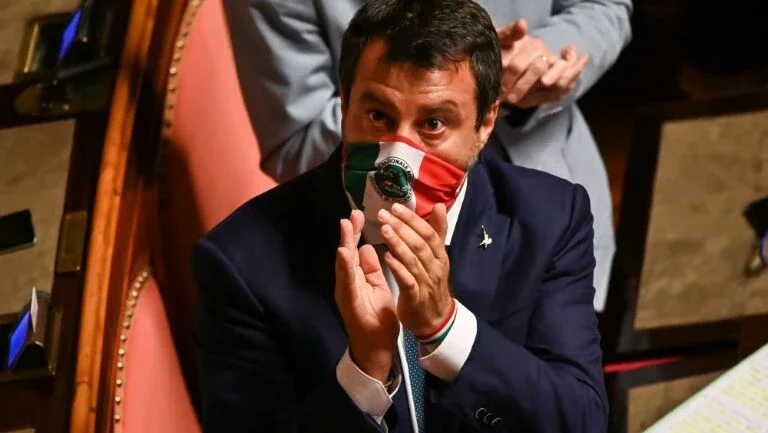 Itália realiza eleições regionais e referendo em meio à covid-19