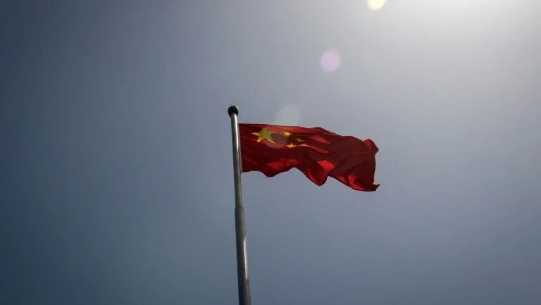 Vídeo de promoção do exército chinês usa trechos de filmes de Hollywood
