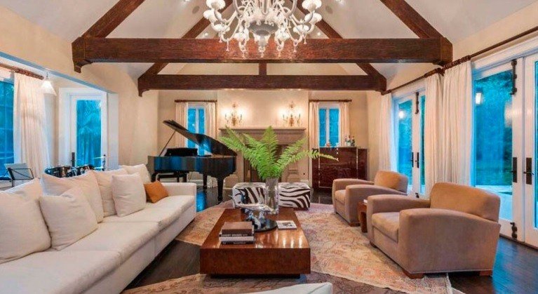 Madonna aluga mansão luxuosa com aluguel de R$ 632 mil por mês; veja fotos