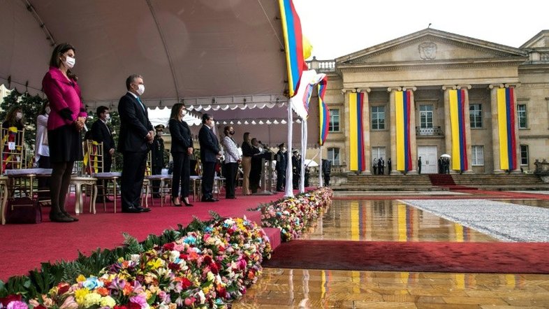 Colômbia reativa voos comerciais internacionais