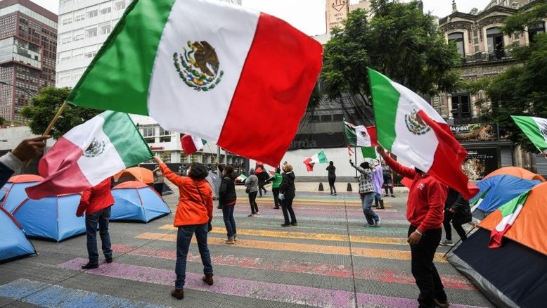 Opositores a López Obrador protestam na Cidade do México contra condução da pandemia