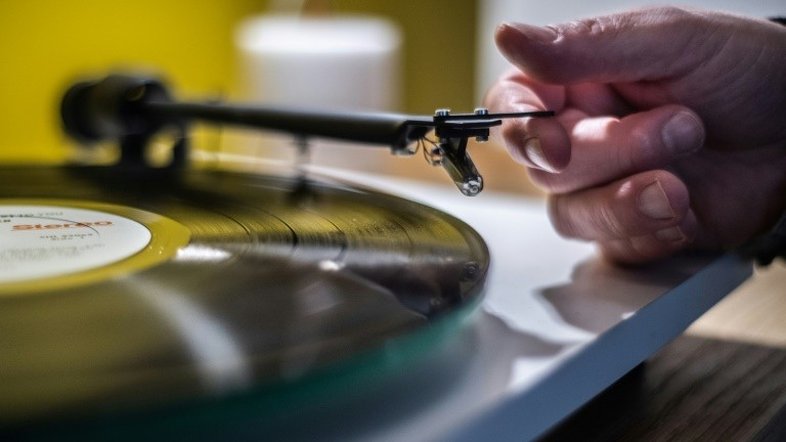 Vendas de vinil superam receitas de CDs, pela primeira vez desde 1980