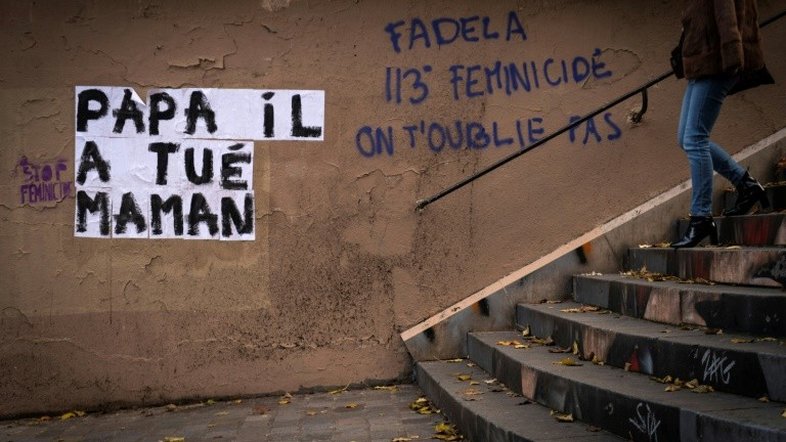 França lança tornozeleira eletrônica para violência contra mulheres