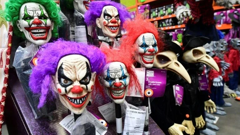EUA pedem para evitar Halloween por 