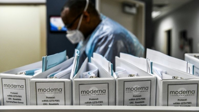 Laboratório Moderna publica protocolo de ensaio clínico de vacina contra a covid