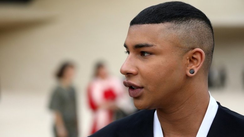 O desfile engenhoso da Balmain em seu 75º aniversário