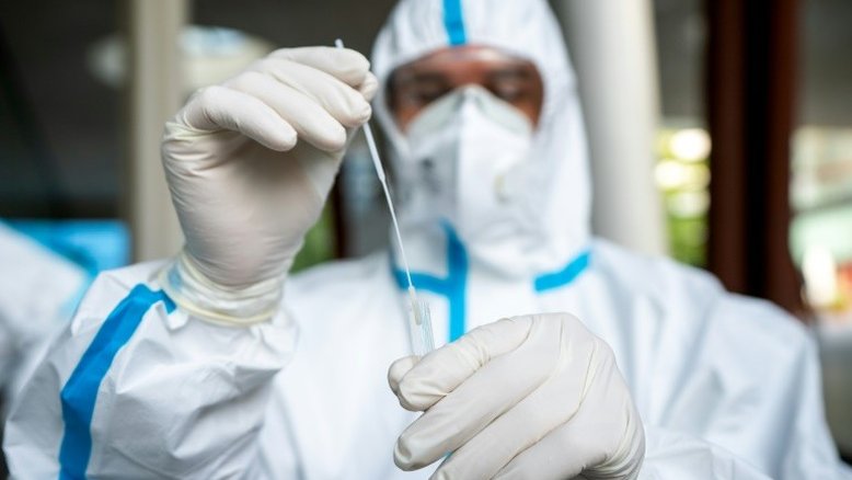 Brasil teve 375 médicos mortos por covid na pandemia, diz CFM