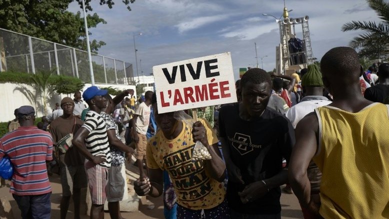 Movimento de protesto do Mali rejeita plano de transição proposto pela junta militar