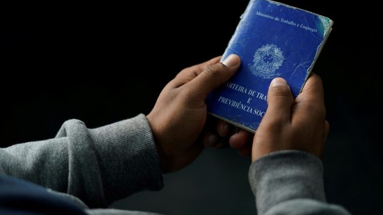 Chance de continuar empregado do 1º tri para o 2º tri foi de 73,8%