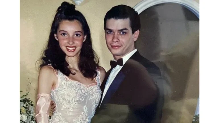 Jovem posta foto de Fábio Assunção em baile de 15 anos da mãe e ator responde