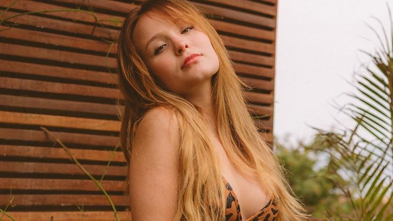 Larissa Manoela se manifesta em rede social após boatos de gravidez