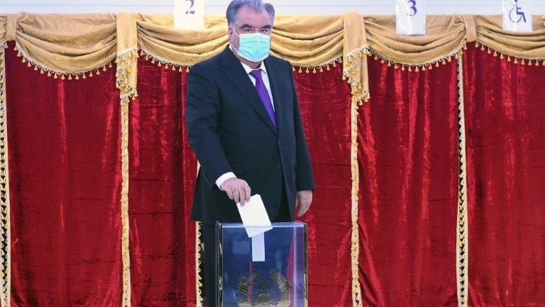 Presidente do Tajiquistão é reeleito com 90% dos votos