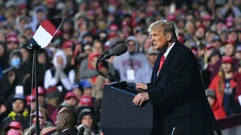 Trump recebe mensagens de apoio de todo o mundo após contrair coronavírus