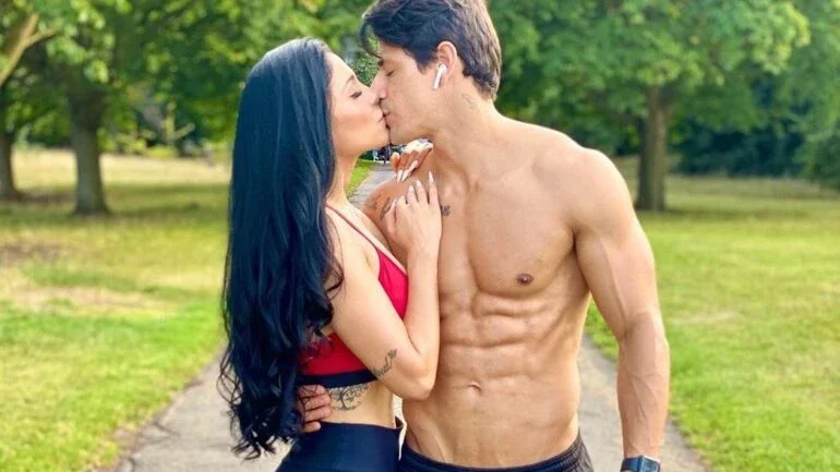 Nathália Kihara e namorado
