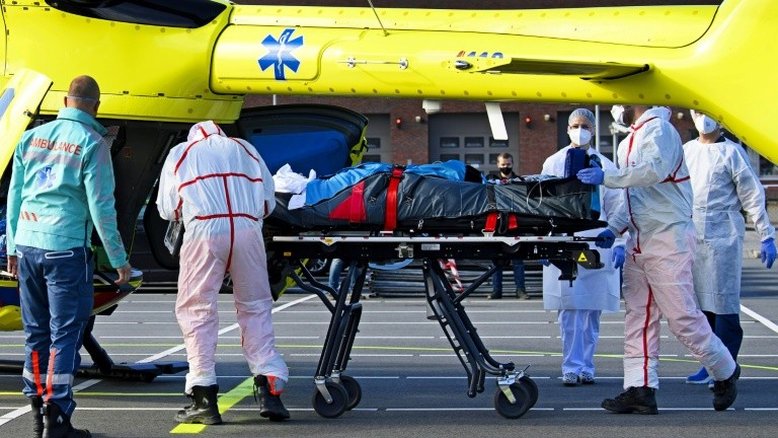 OMS adverte para 'aumento exponencial' da pandemia e Europa se fecha