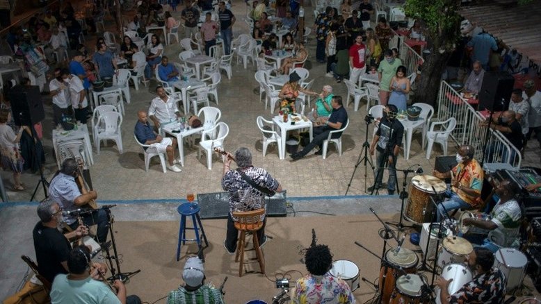 Samba com distanciamento: o retorno da música ao Rio de Janeiro
