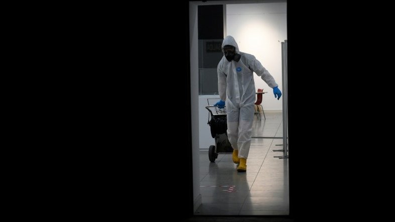 Novas restrições em Madri pelo vírus, governo espanhol considera estado de alarme