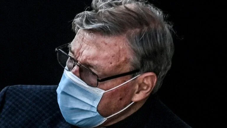 Polícia da Austrália investiga suspeita de transferência de dinheiro no caso do cardeal Pell