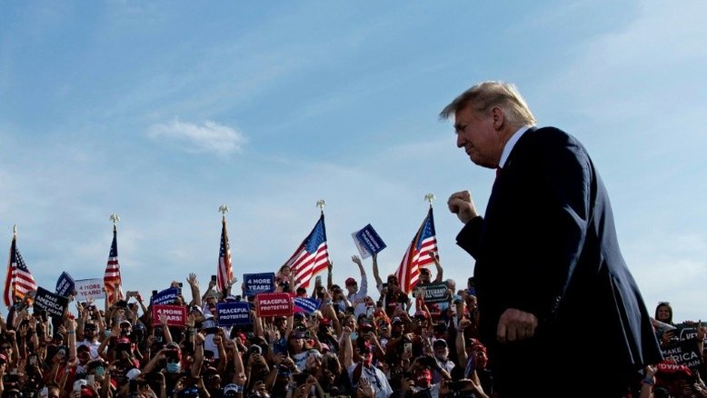 Trump faz campanha em estados-chave que Biden poderia conquistar