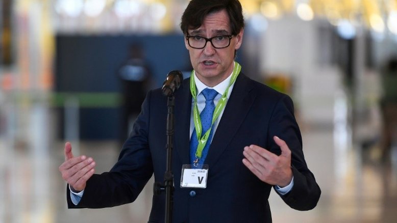 Ministro da Saúde espanhol se desculpa por comparecer a um evento social