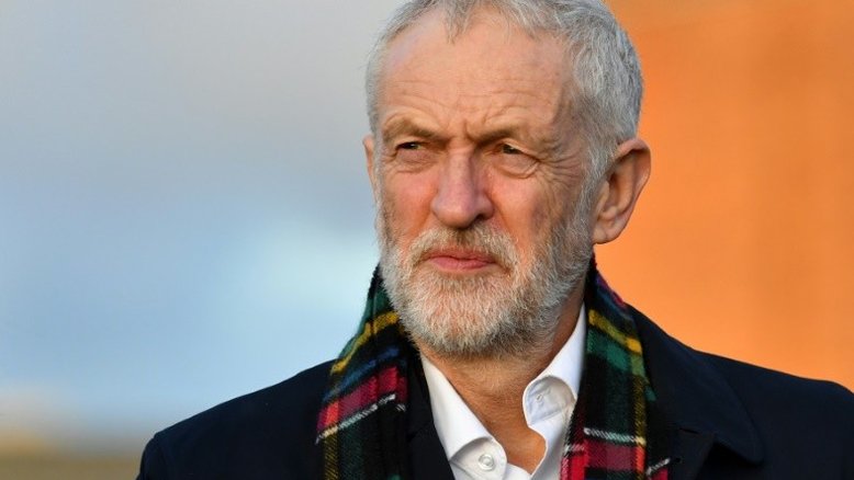 Líder trabalhista pede que se evite "guerra civil" após suspensão de Corbyn