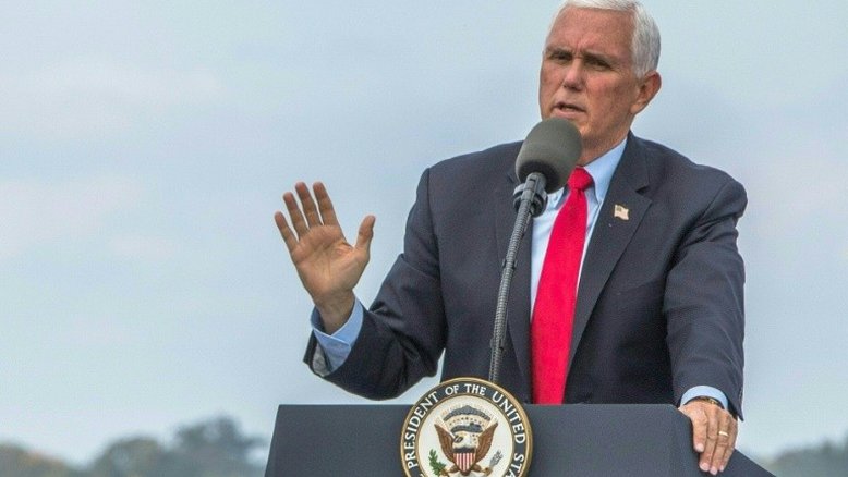 Mike Pence, calma e conservadorismo em meio ao furacão Trump